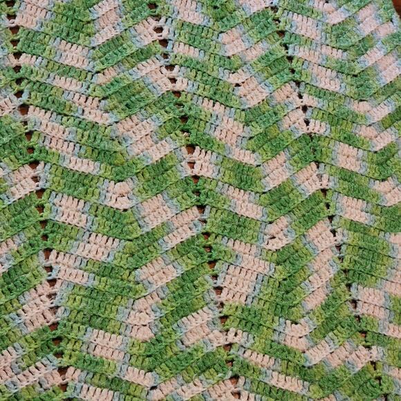 Vintage Handmade Crochet Afghan Blanket Throw Retro Chevron Granny Boho 50x48 - Picture 5 of 6